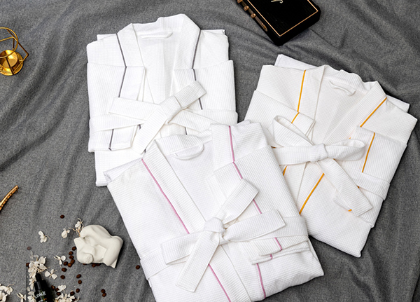 روب حمام الفندق