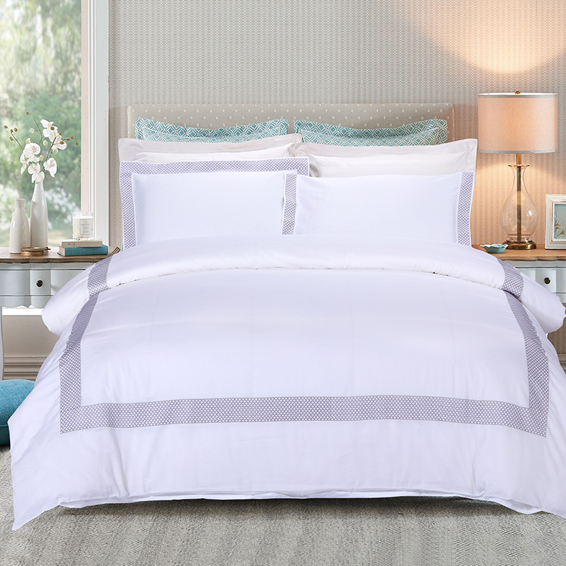 مجموعة بياضات أسِرَّة فندقية فاخرة بتصميم مُطَرَّز جديد مُخصص من المصنع