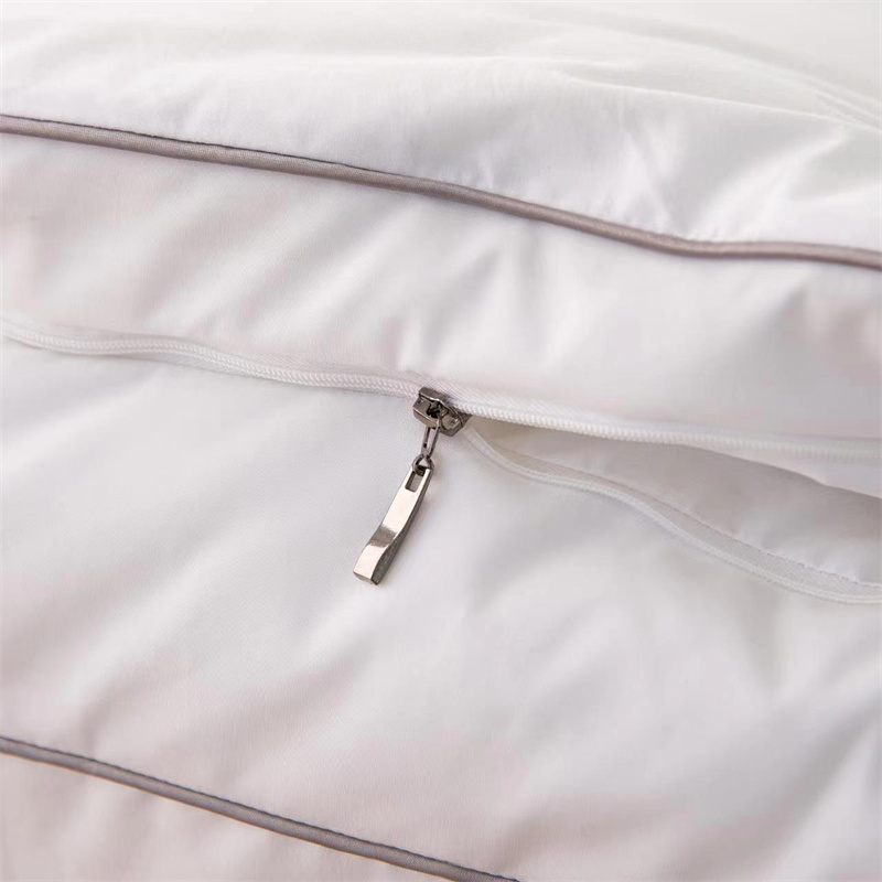 واقي مرتبة مزدوج الطبقات بحشوة الألياف الدقيقة مع سحاب واقي مرتبة مزدوج الطبقات بحشوة الألياف الدقيقة مع سحاب