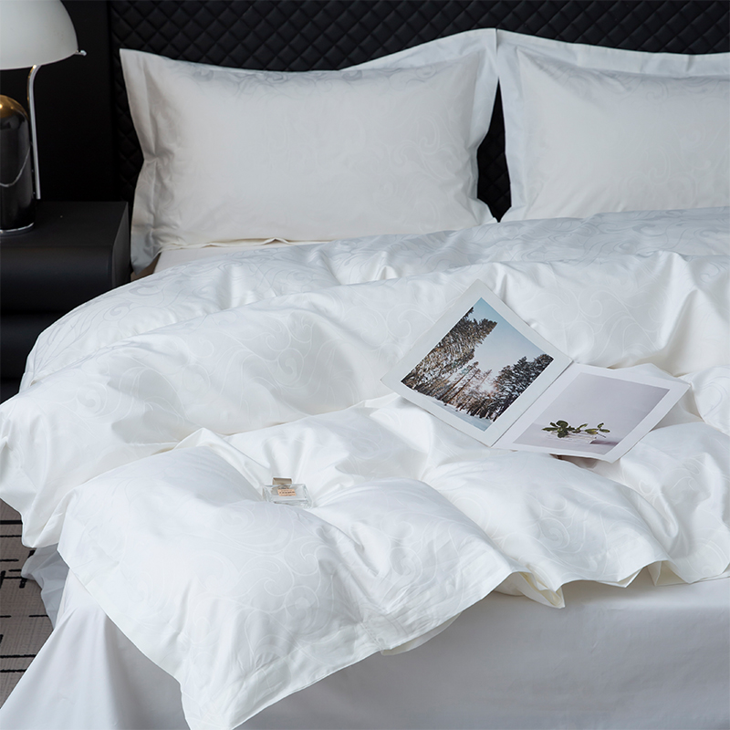 طقم بياضات سرير فندقي جديد من القطن الخالص الساتان الأبيض بنقشة الجاكار طقم بياضات سرير فندقي جديد من القطن الخالص الساتان الأبيض بنقشة الجاكار