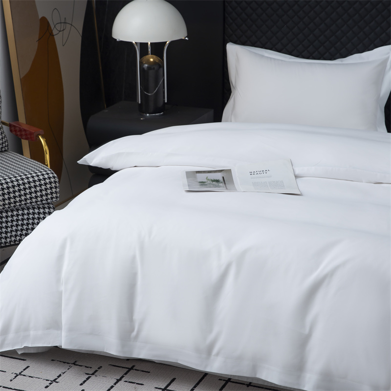 طقم بياضات سرير فندقي اقتصادي من البوليستر 100% بوزن 135 جرامًا للمتر المربع طقم بياضات سرير فندقي اقتصادي من البوليستر 100% بوزن 135 جرامًا للمتر المربع