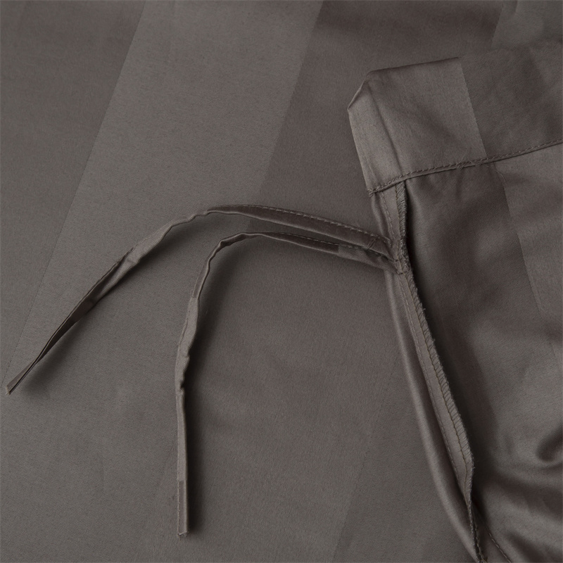 طقم مفروشات من قطن الساتين 750TC بخطوط ساتين 7 سم طقم مفروشات من قطن الساتين 750TC بخطوط ساتين 7 سم