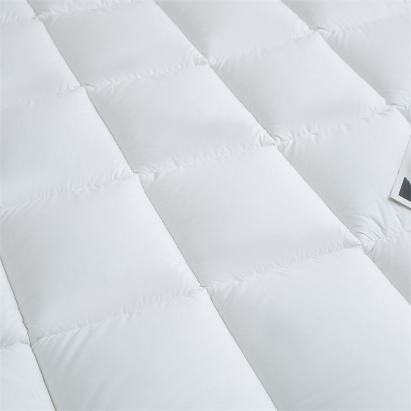 واقي مرتبة بحشوة ألياف دقيقة وطباعة شعار مخصصة وقماش مقاوم للزغب 40s مع حواف واقي مرتبة بحشوة ألياف دقيقة وطباعة شعار مخصصة وقماش مقاوم للزغب 40s مع حواف