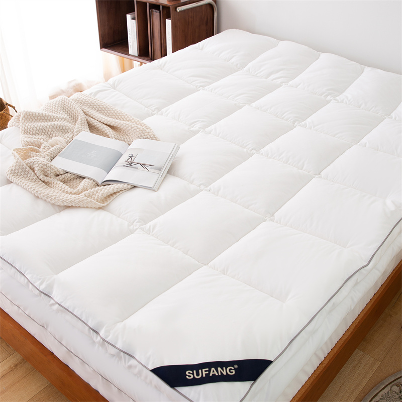 واقي مرتبة مزدوج الطبقات بحشوة الألياف الدقيقة مع سحاب واقي مرتبة مزدوج الطبقات بحشوة الألياف الدقيقة مع سحاب