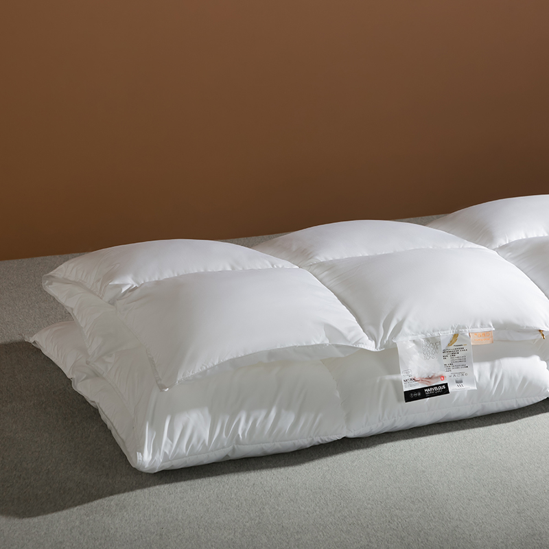 لحاف بريش الإوز مع غطاء قطني 100% للفنادق الفاخرة لحاف بريش الإوز مع غطاء قطني 100% للفنادق الفاخرة